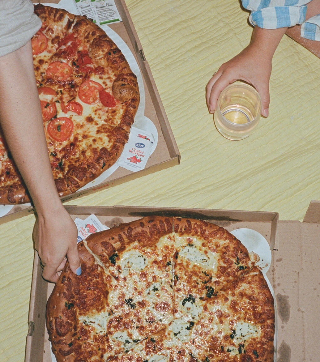 Neue Club Main Website “Neue Club youth culture community and magazine, covering art, pop culture, video games, psychology, and entertainment for young people.” “Neue Club logo and branding, creative collective focused on youth culture and community projects.” “Neue Club magaz